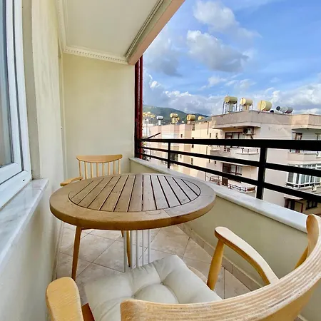 Denize 100 Mt 2+1 Merkezde Appartamento