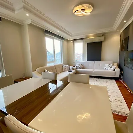 Denize 100 Mt 2+1 Merkezde * Alanya