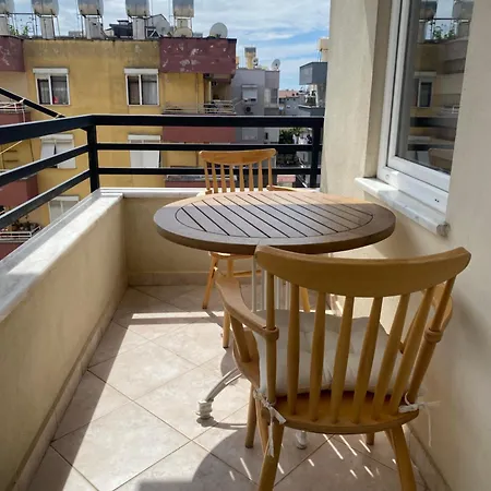 Apartman Denize 100 Mt 2+1 Merkezde Alanya
