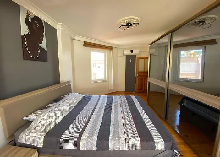 Apartman Denize 100 Mt 2+1 Merkezde Alanya